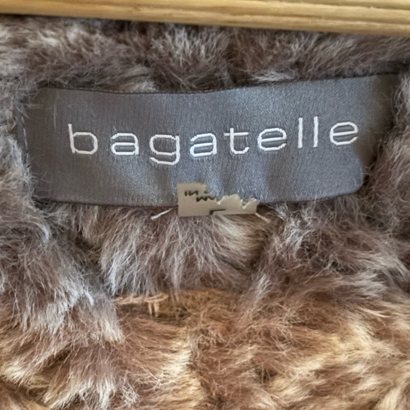 Bagatelle : warm, soft, and luxurious coat Size: Large. Tan/white winter wear - Picture 3 of 4